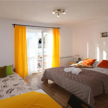 Bieszczadzki Brat Apartamenty Polanczyk Exterior photo